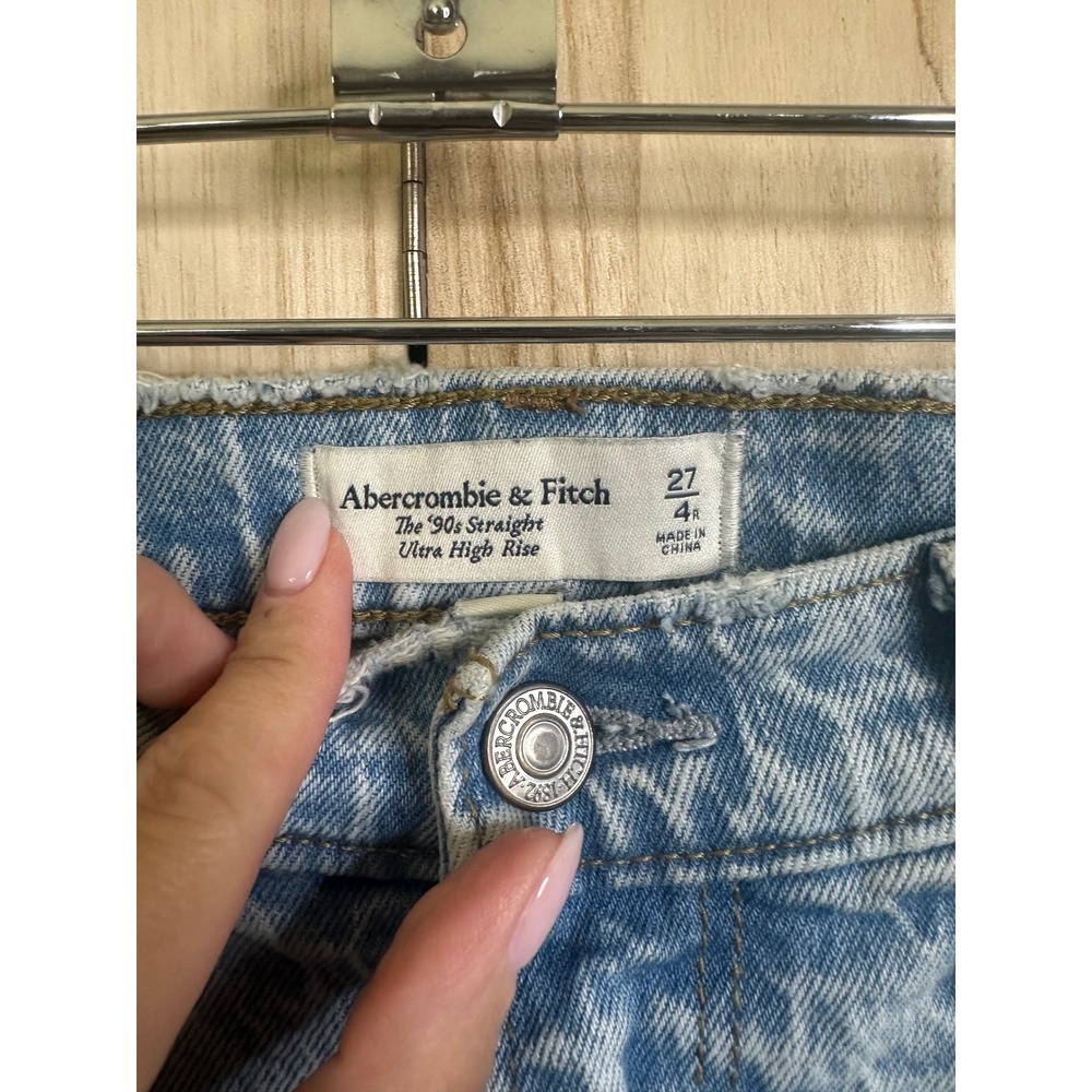 Abercrombie & Fitch The 90s Straight Ultra High Rise Curve Love Jeans Light Wash - Picture 4 of 10